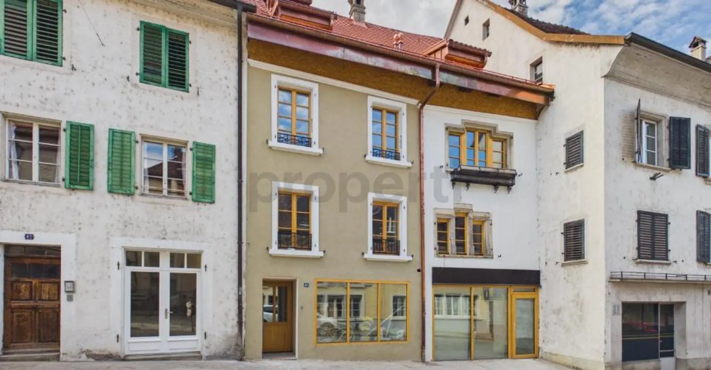 Edificio misto nel cuore della vecchia città di Porrentruy: ristrutturazione completa in corso, consegna chiavi in mano - Foto 1 di 8