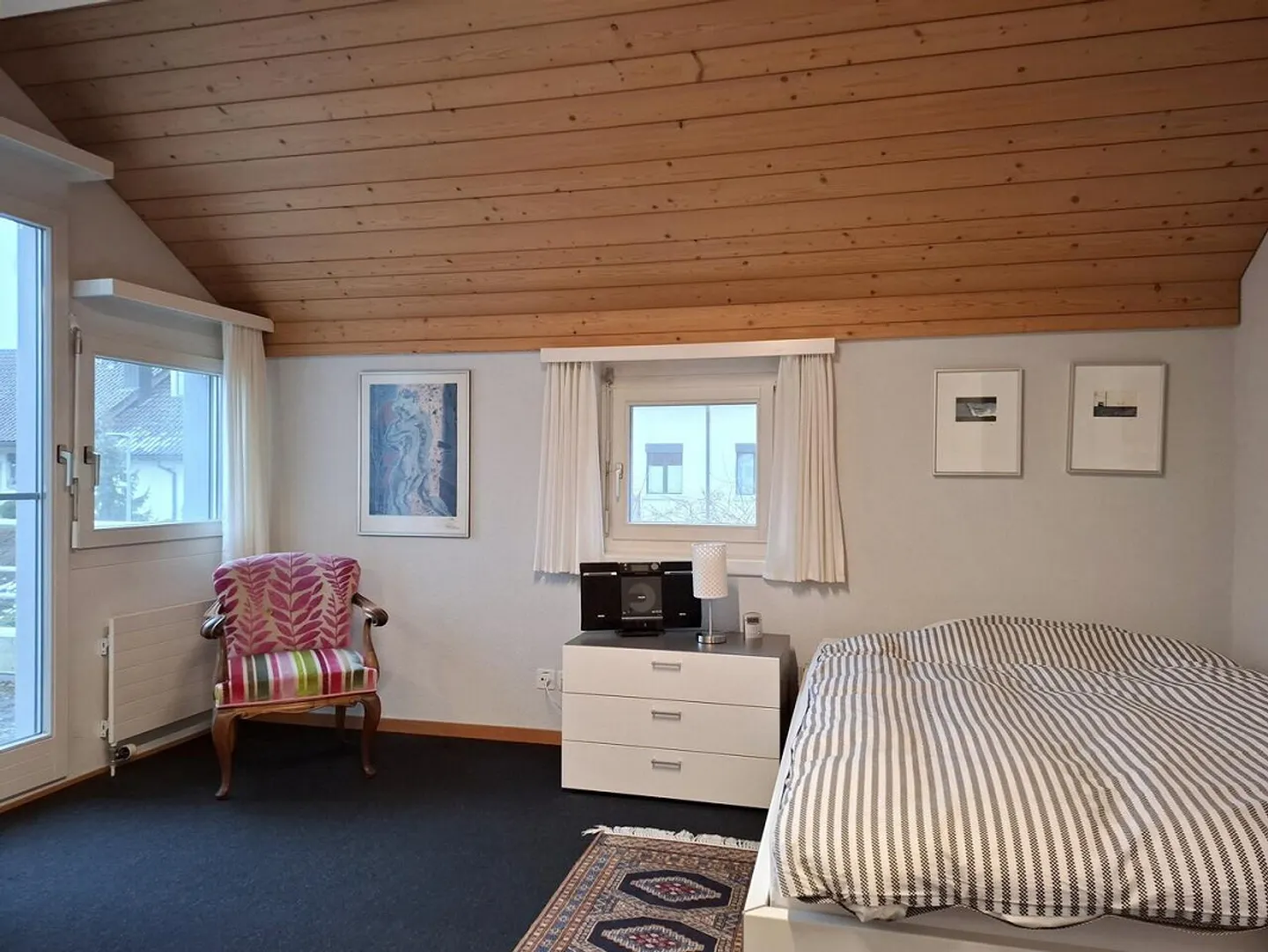 Einfamilienhaus mit besonderer Wohnqualität und idyllischem Garten - Foto 11 von 12
