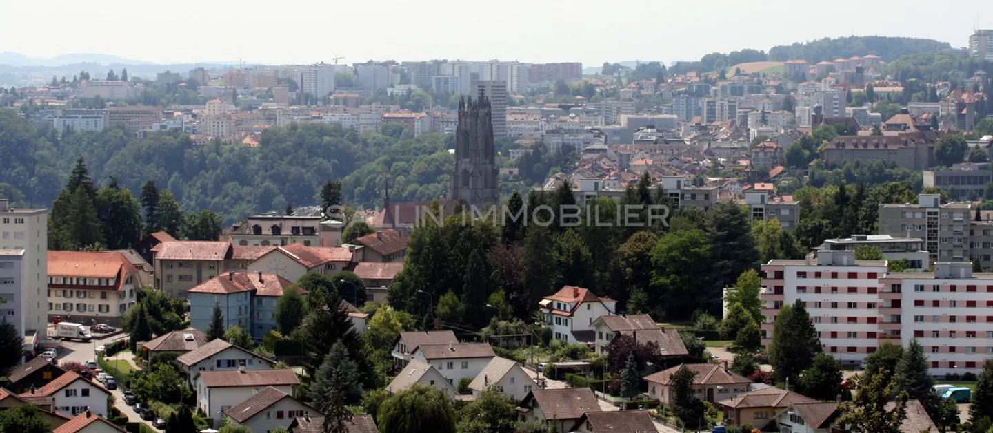 DUPLEX APARTMENT WITH 5 ROOMS, IDEAL FOR A FAMILY - Photo 1 of 13