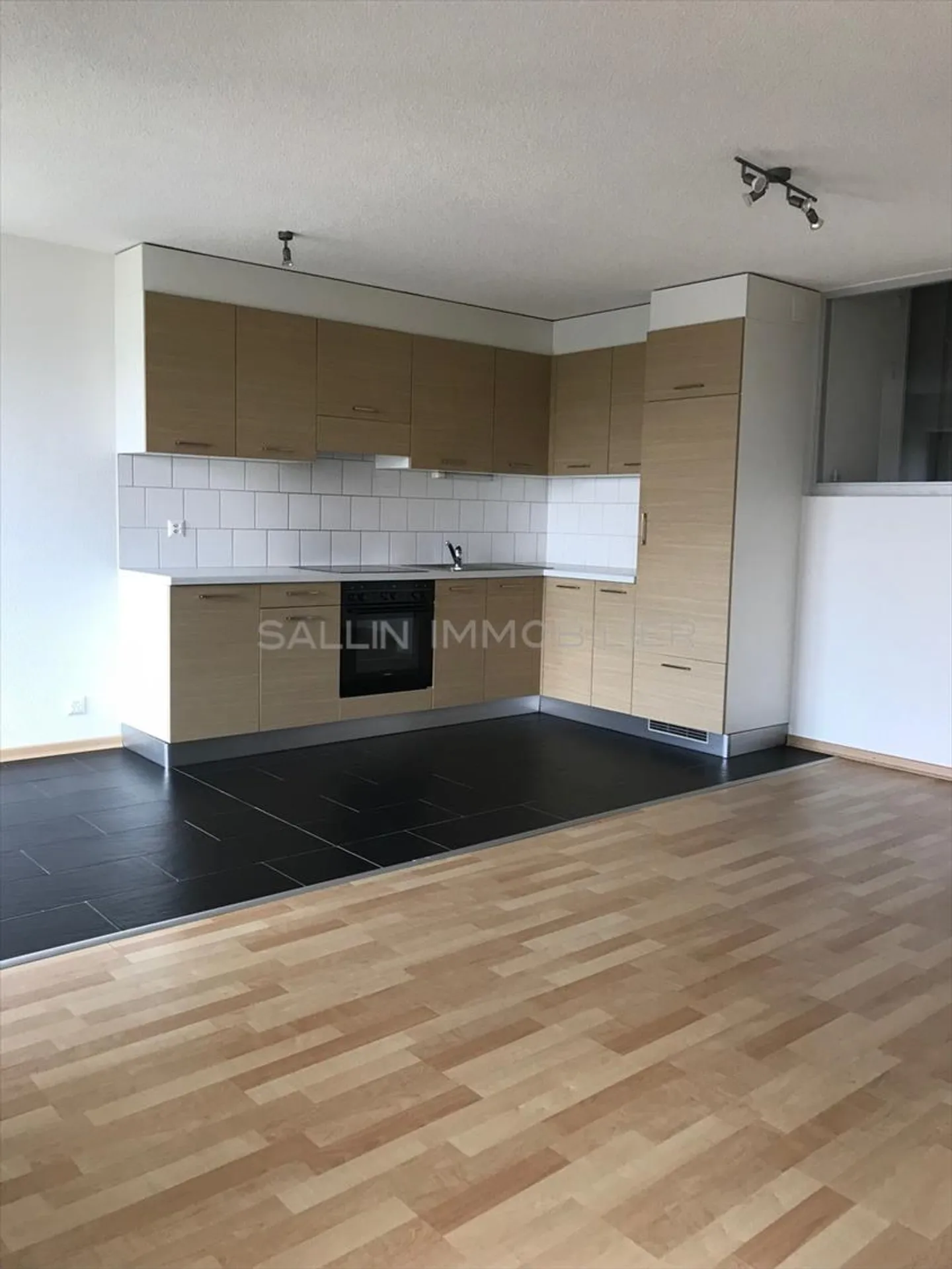 DUPLEX APARTMENT WITH 5 ROOMS, IDEAL FOR A FAMILY - Photo 3 of 13