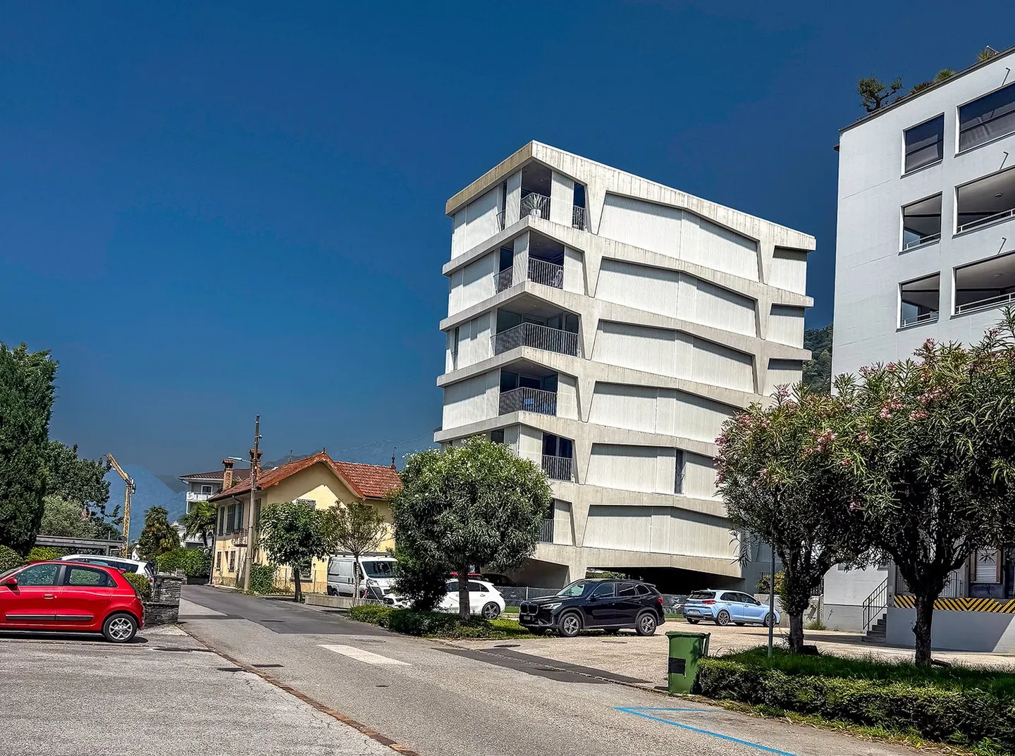 Résidence secondaire moderne en ville - Photo 3 sur 19