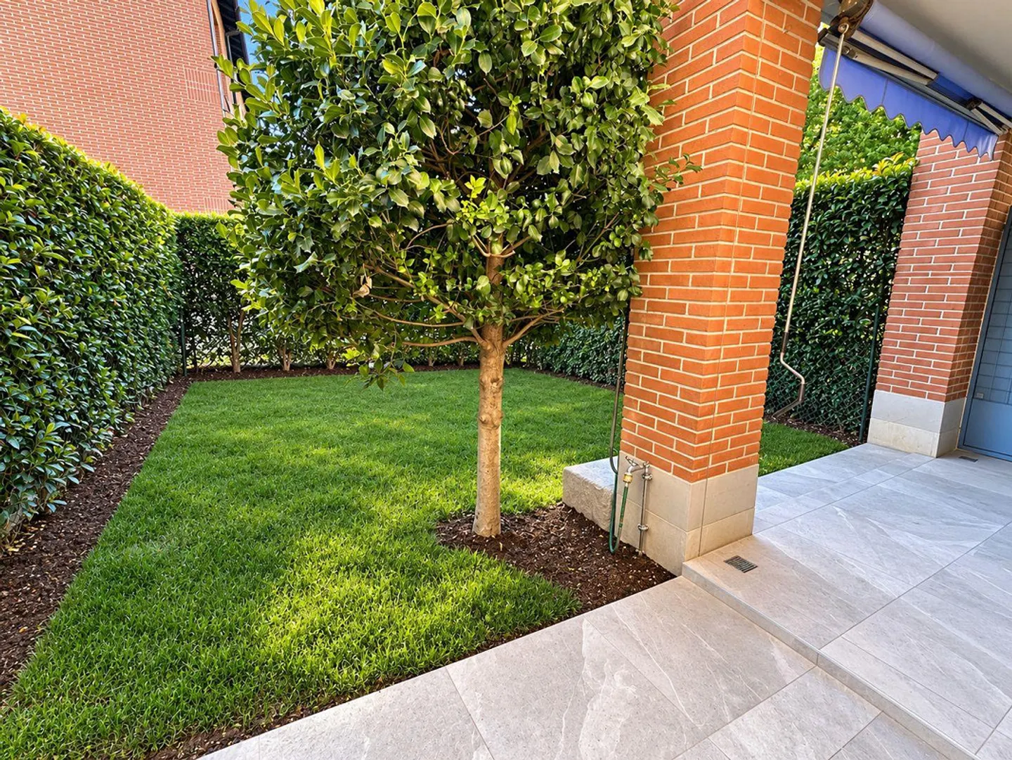 Spacious and bright 4.5-room apartment with terrace and private garden - Photo 3 of 14