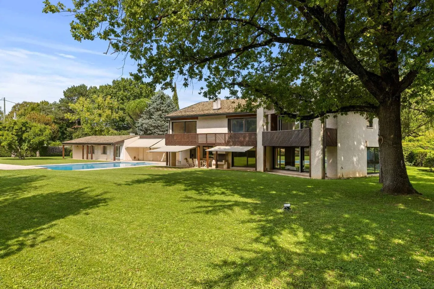 Exceptional property in the exclusive Hameau de Villette - Photo 1 of 13