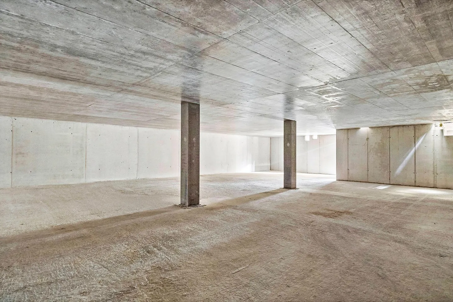 Vielseitige Gewerbefläche - Foto 6 von 13