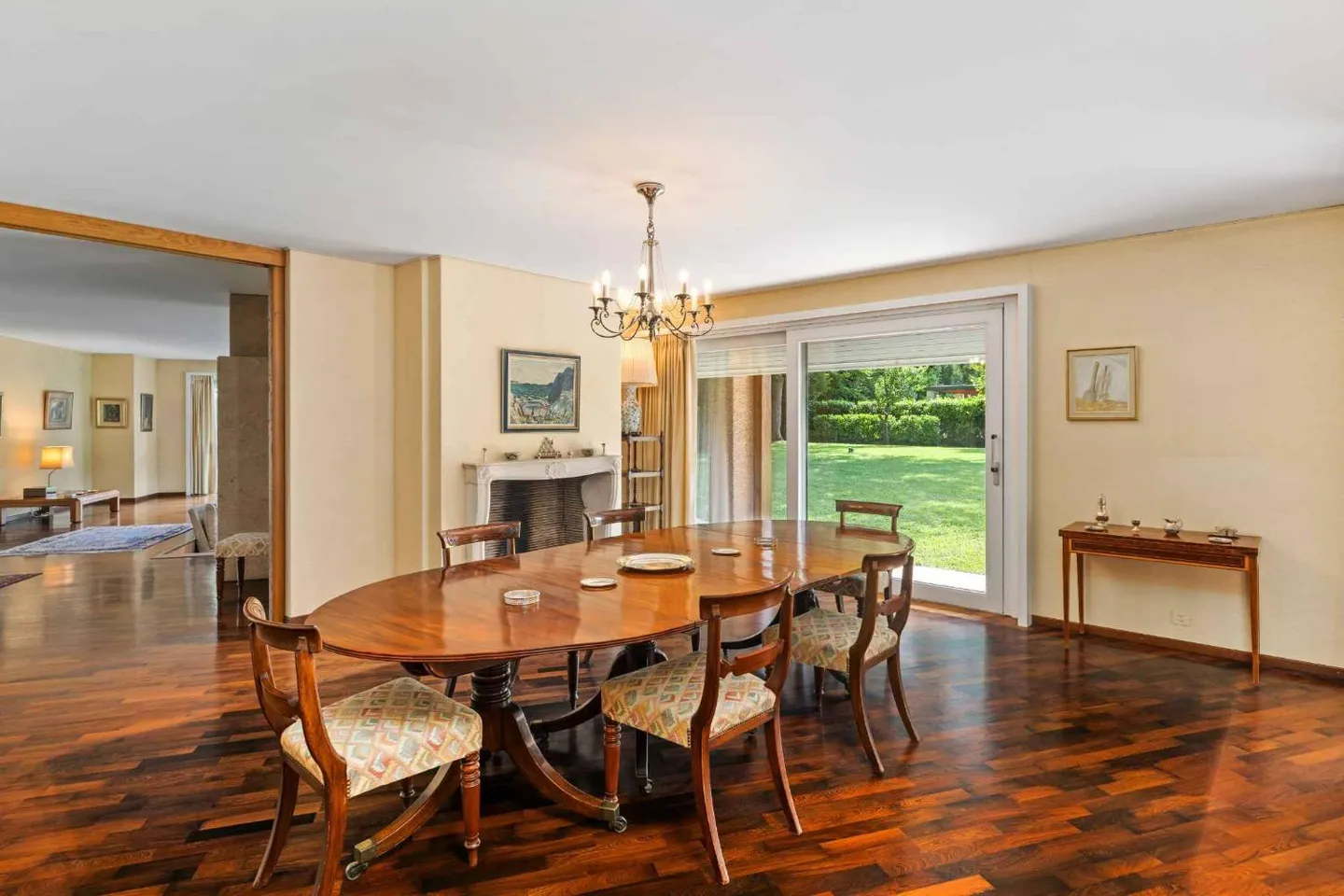 Exceptional property in the exclusive Hameau de Villette - Photo 6 of 13