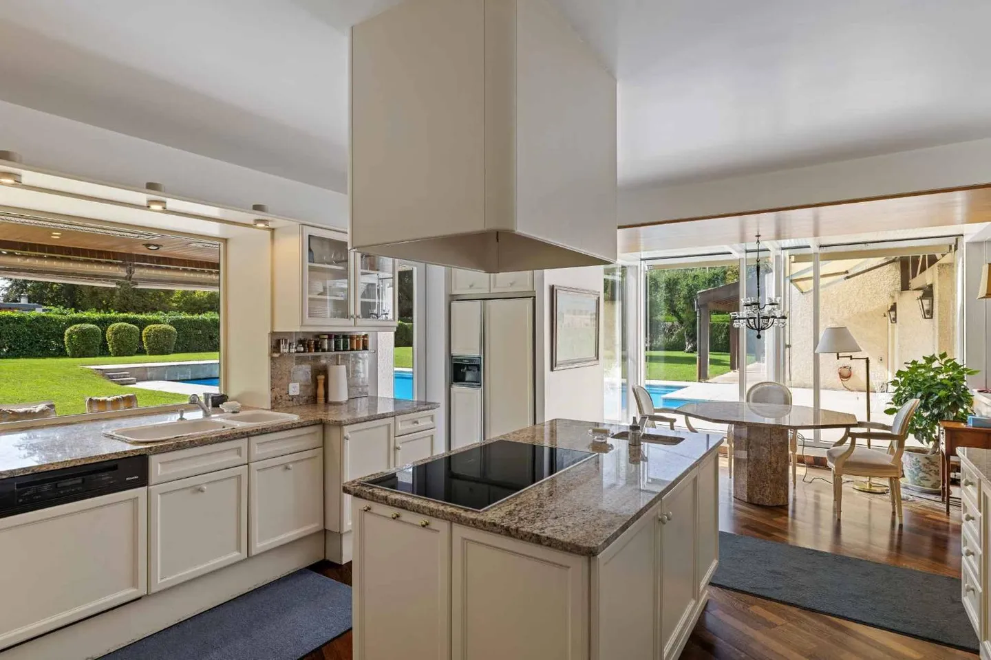 Exceptional property in the exclusive Hameau de Villette - Photo 7 of 13