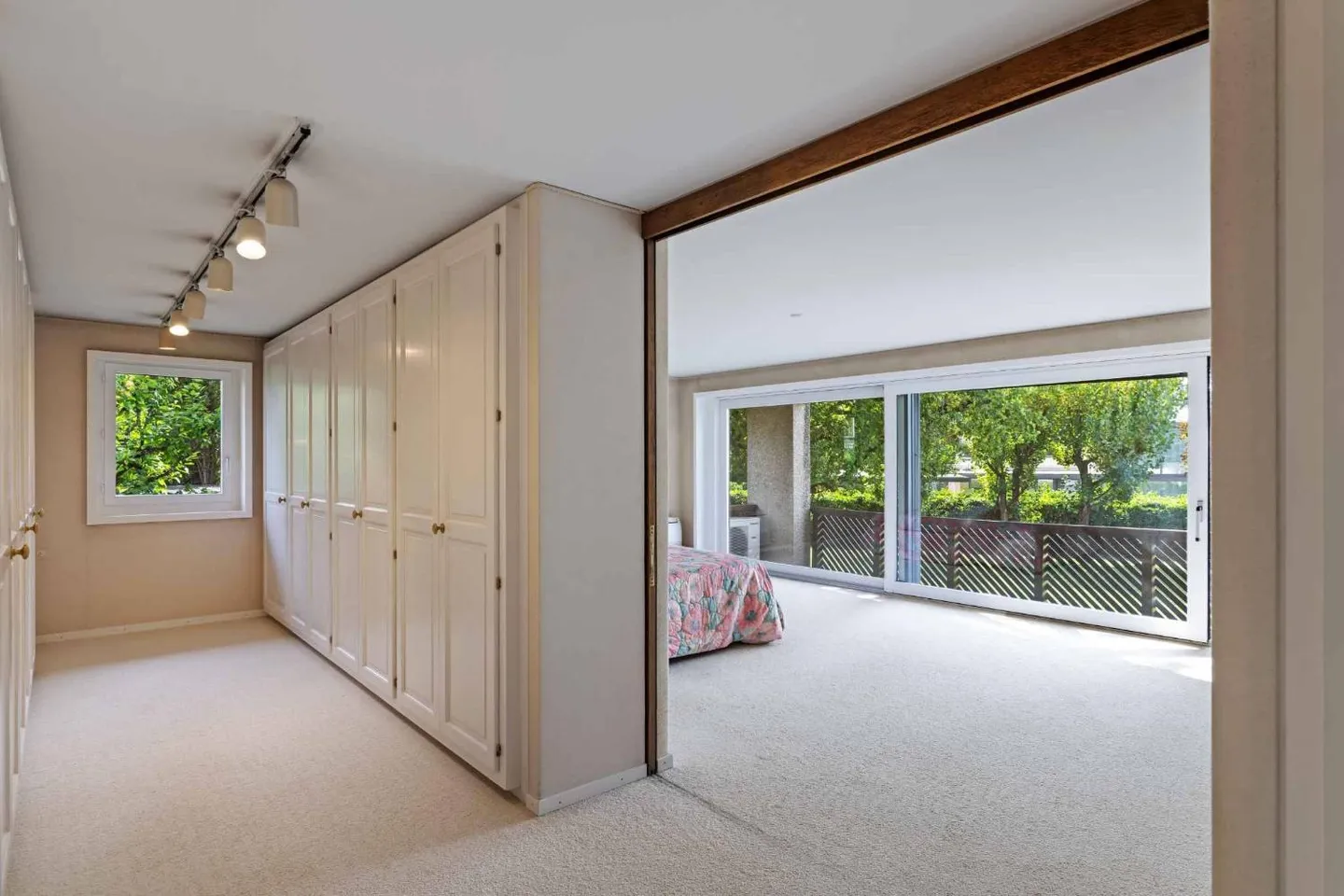 Exceptional property in the exclusive Hameau de Villette - Photo 10 of 13