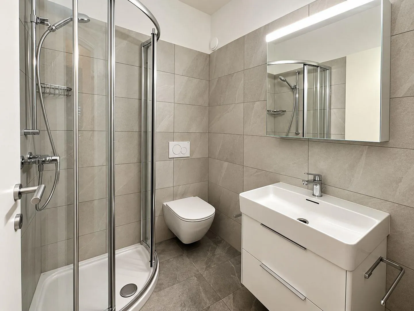 Spacious and bright 4.5-room apartment with terrace and private garden - Photo 11 of 14