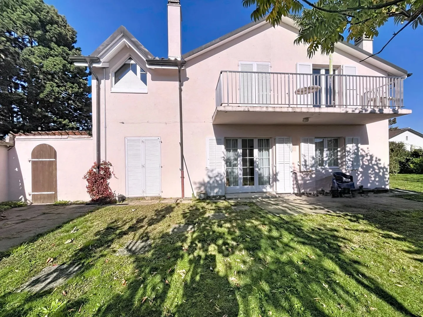 House for sale in Villars-sous-Yens, Switzerland - Photo 2 of 14