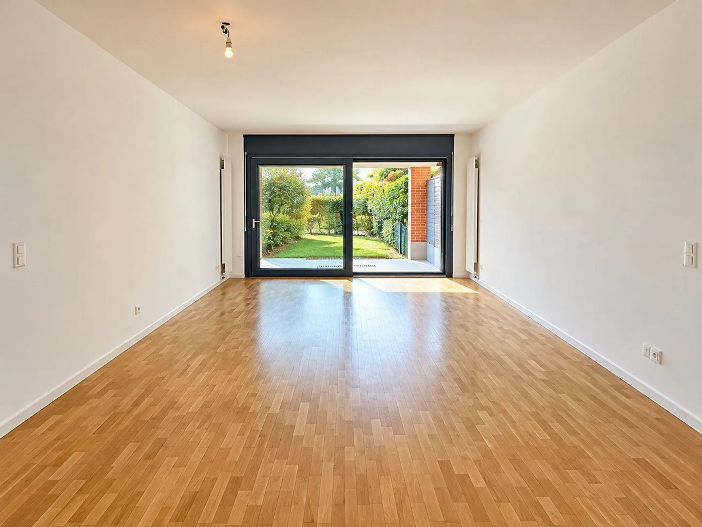 Spacious and bright 4.5-room apartment with terrace and private garden - Photo 8 of 14