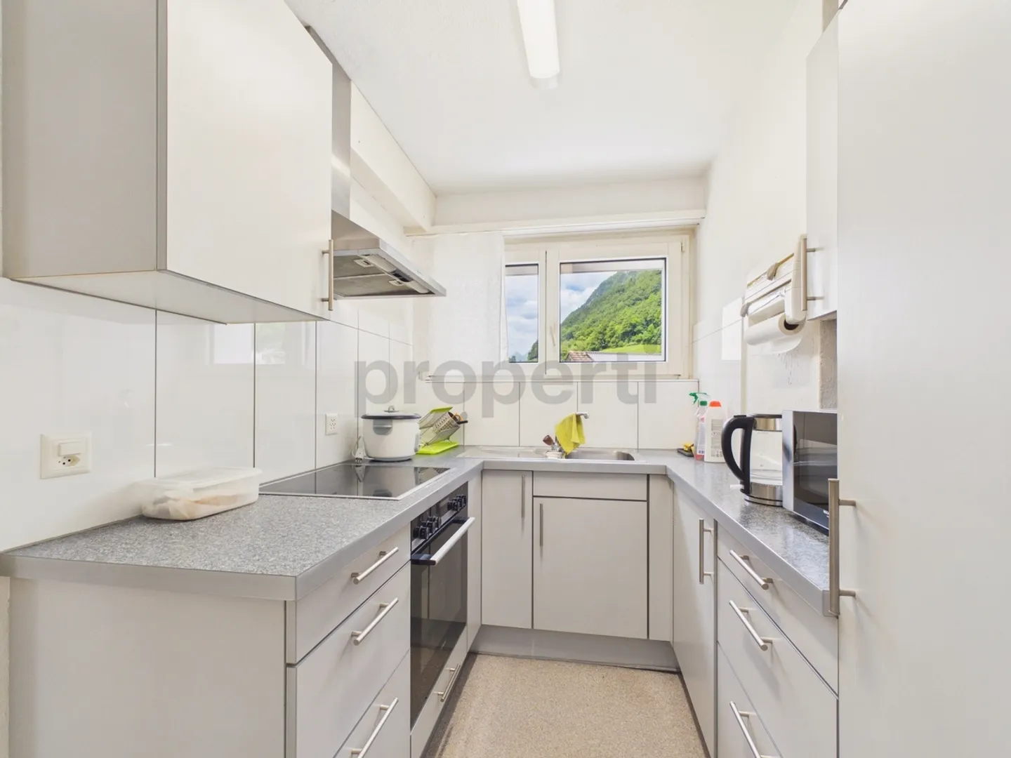 Apartment for rent - Photo 2 of 12