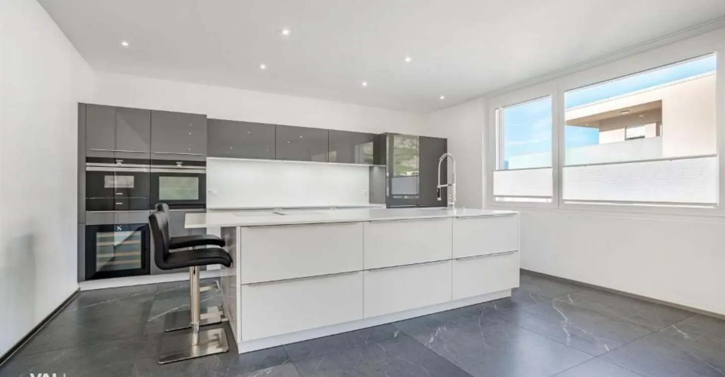 Appartamento duplex moderno in attico con panorama montano - Foto 2 di 11