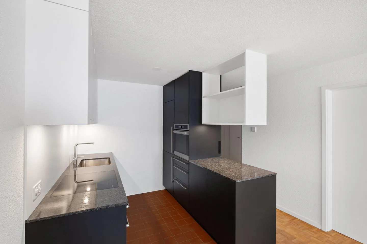 Modern Apartment in Prime Location - Photo 3 of 6