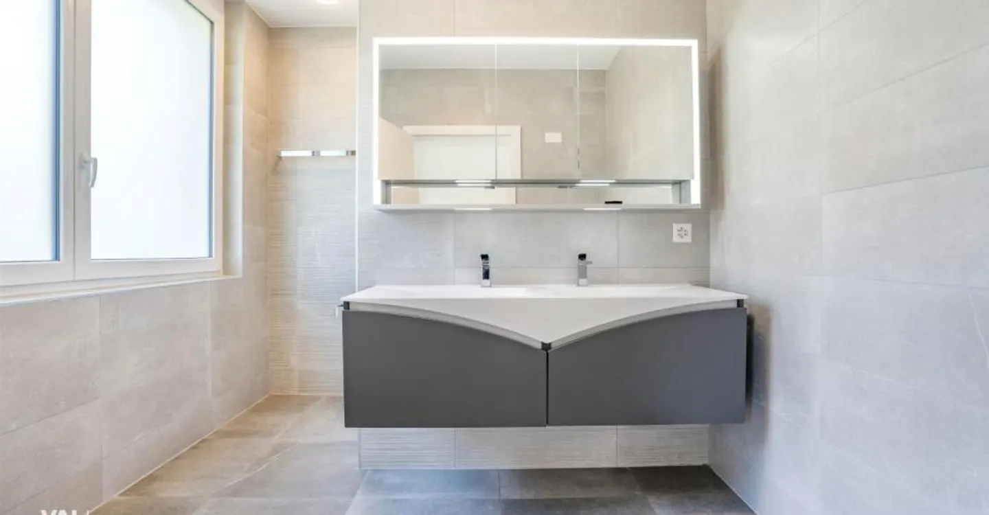 Appartamento duplex moderno in attico con panorama montano - Foto 3 di 11