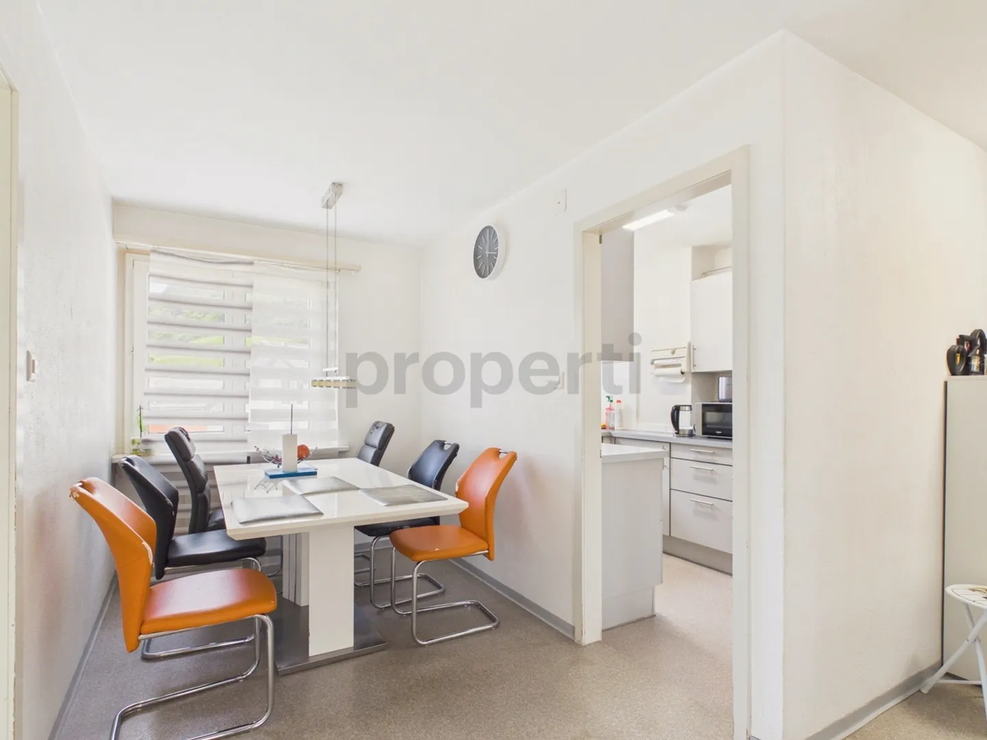 Apartment for rent - Photo 4 of 12