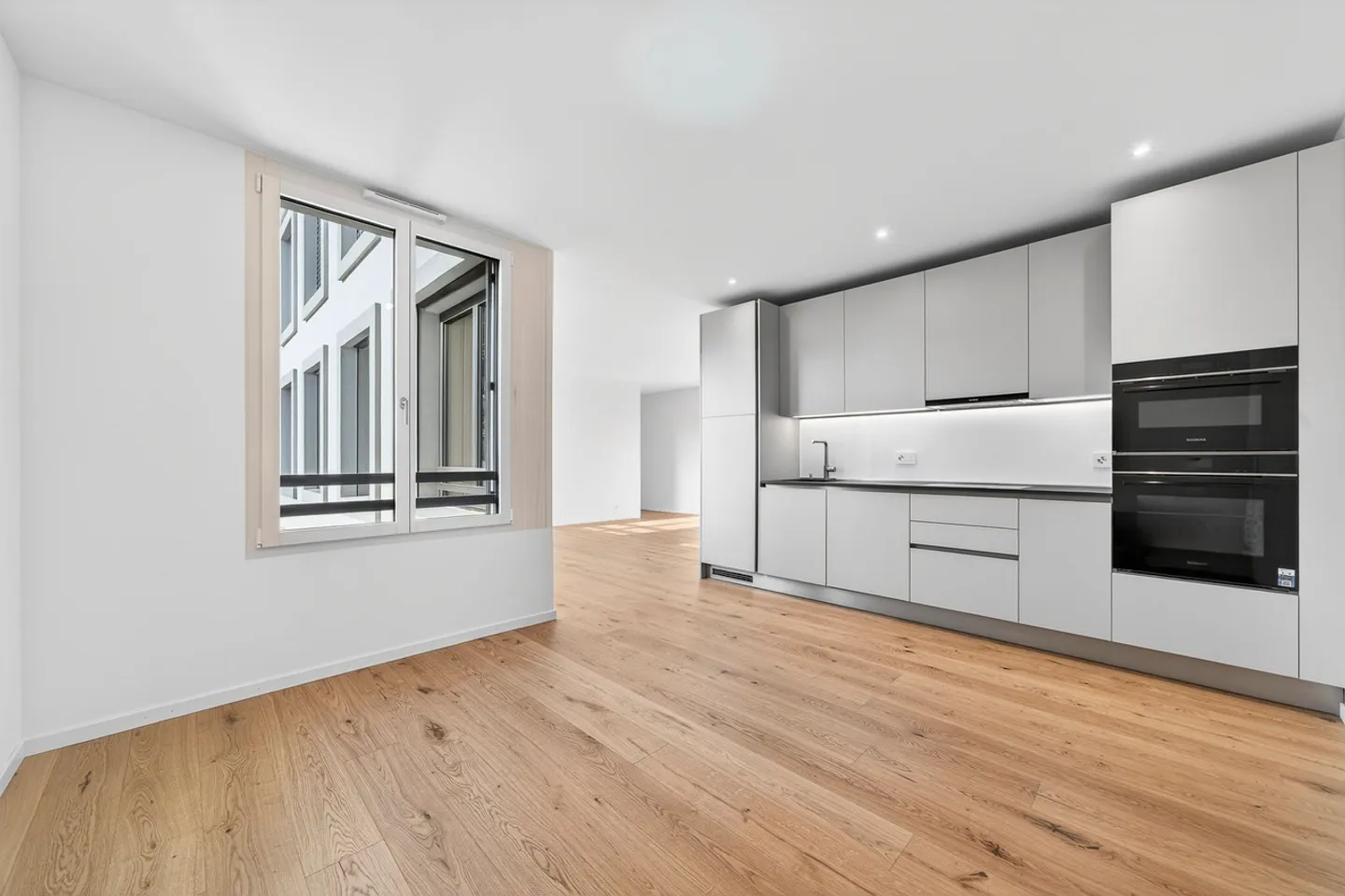 Rare ! Neuf, à l'écart des nuisances et en ville disponible de suite ! - Photo 5 sur 11