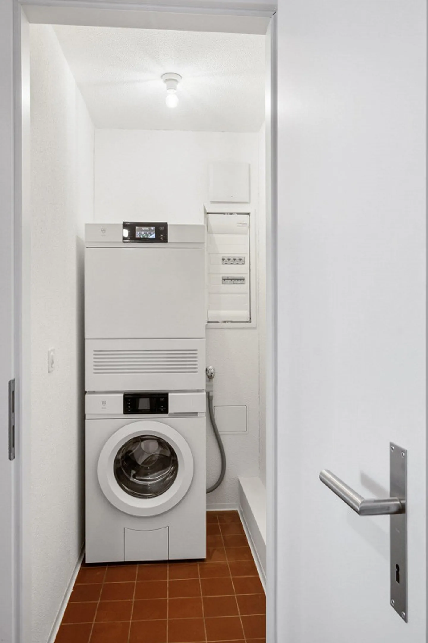 Modern Apartment in Prime Location - Photo 5 of 6