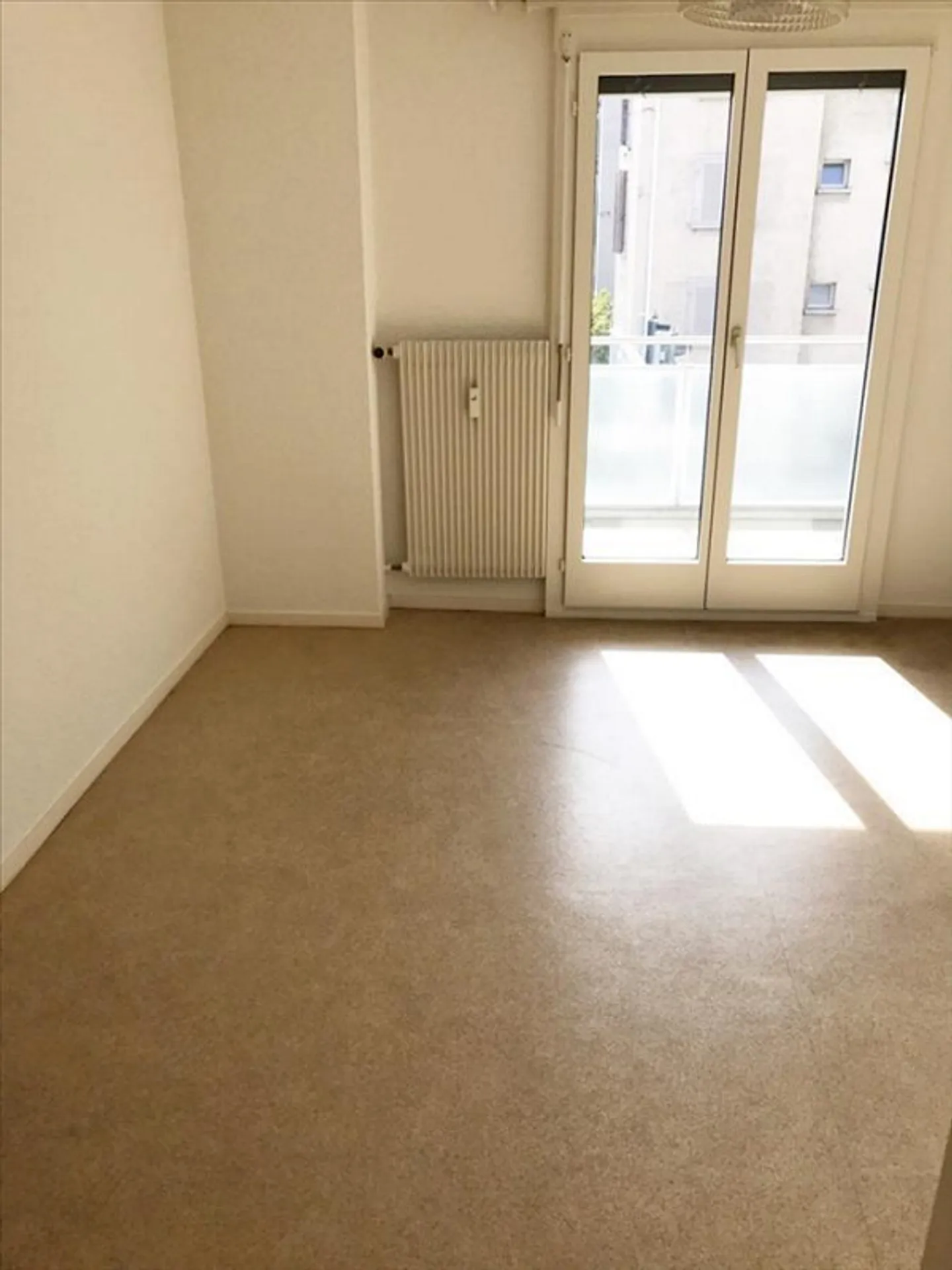 Cozy Studio in Central Location - Photo 4 of 4