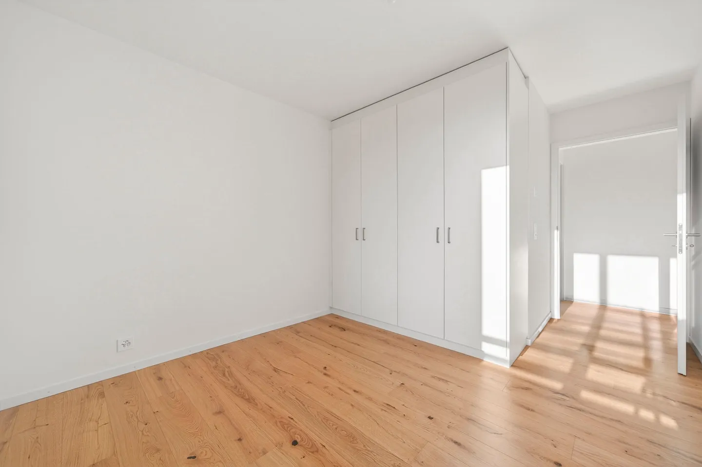 Rare ! Neuf, à l'écart des nuisances et en ville disponible de suite ! - Photo 9 sur 11