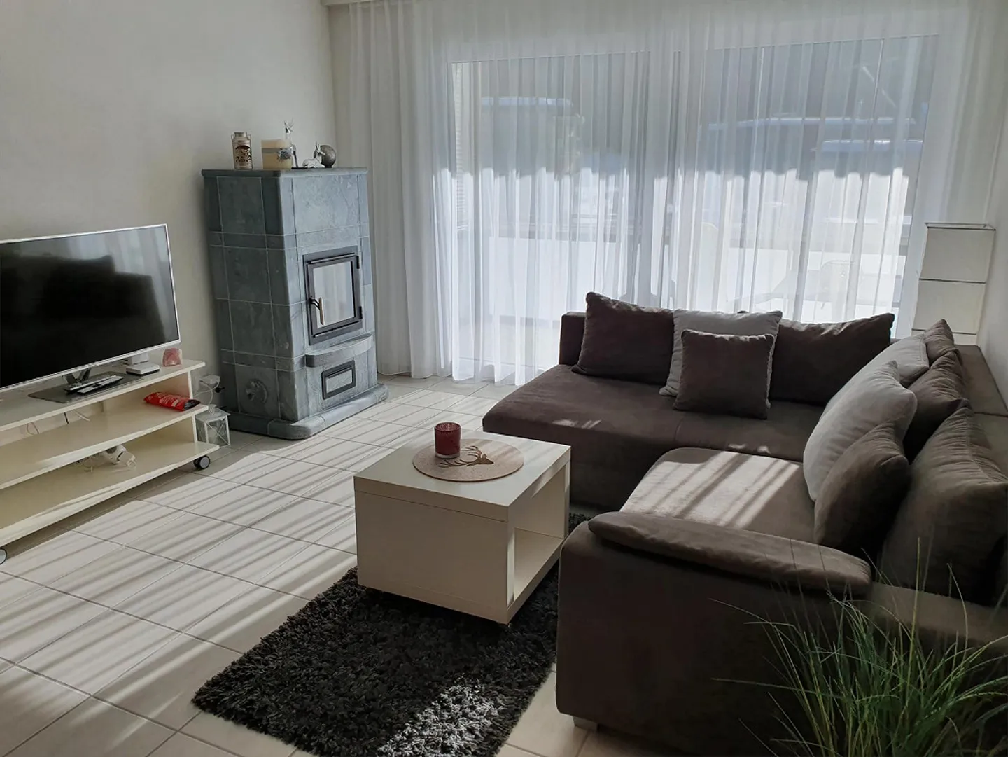 Sunny, centrally located 2.5 room apartment - Photo 2 of 9