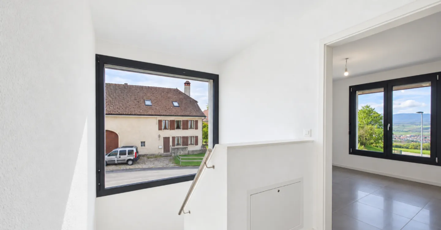 Angrenzende 5.5 Zimmer Villa - Foto 1 von 13