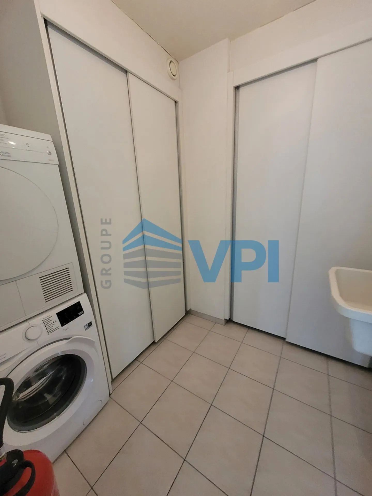 Luxurious 6-room apartment in Bernex - Photo 10 of 16