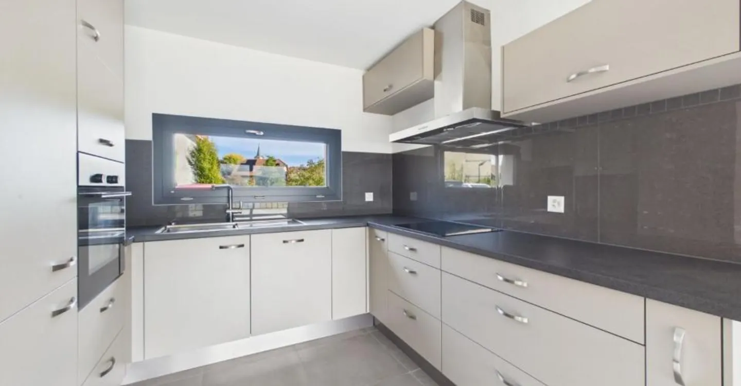 Angrenzende 5.5 Zimmer Villa - Foto 3 von 13