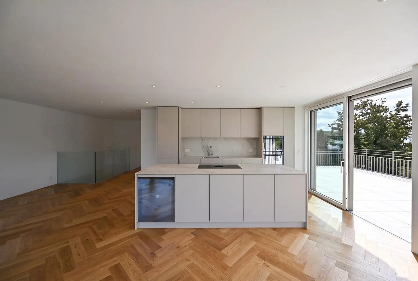 Stunning Attic Maisonette - Photo 4 of 14
