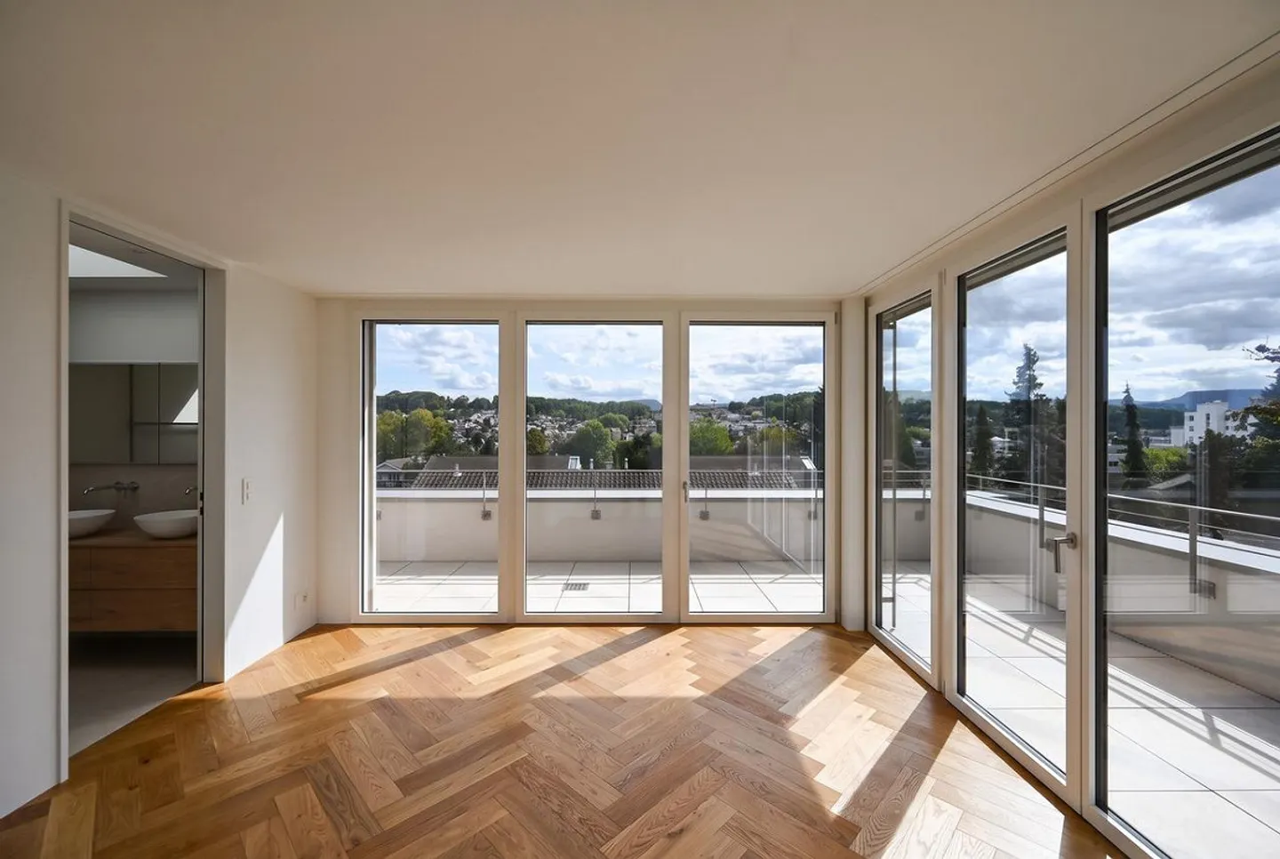 Stunning Attic Maisonette - Photo 6 of 14