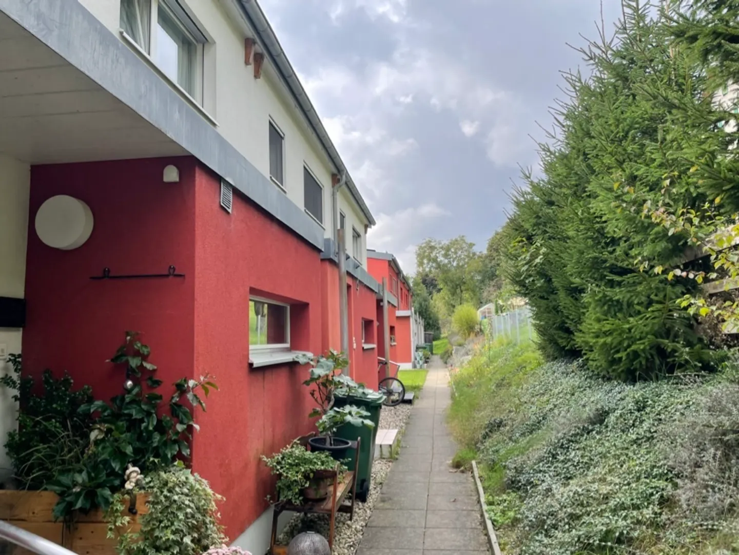 Incantevole villa a schiera di 4,5 stanze con terrazza e giardino - Foto 3 di 17