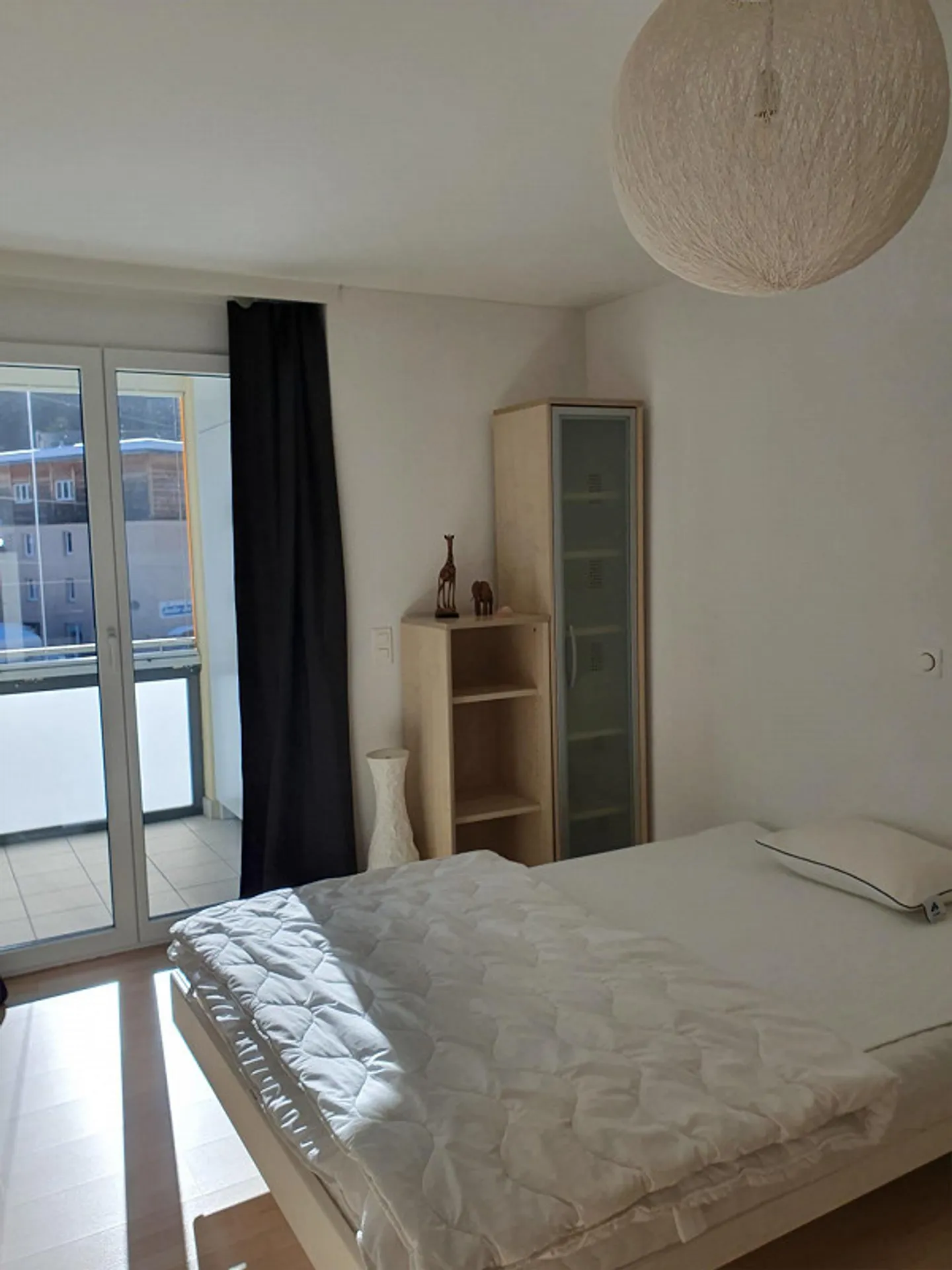 Sunny, centrally located 2.5 room apartment - Photo 6 of 9