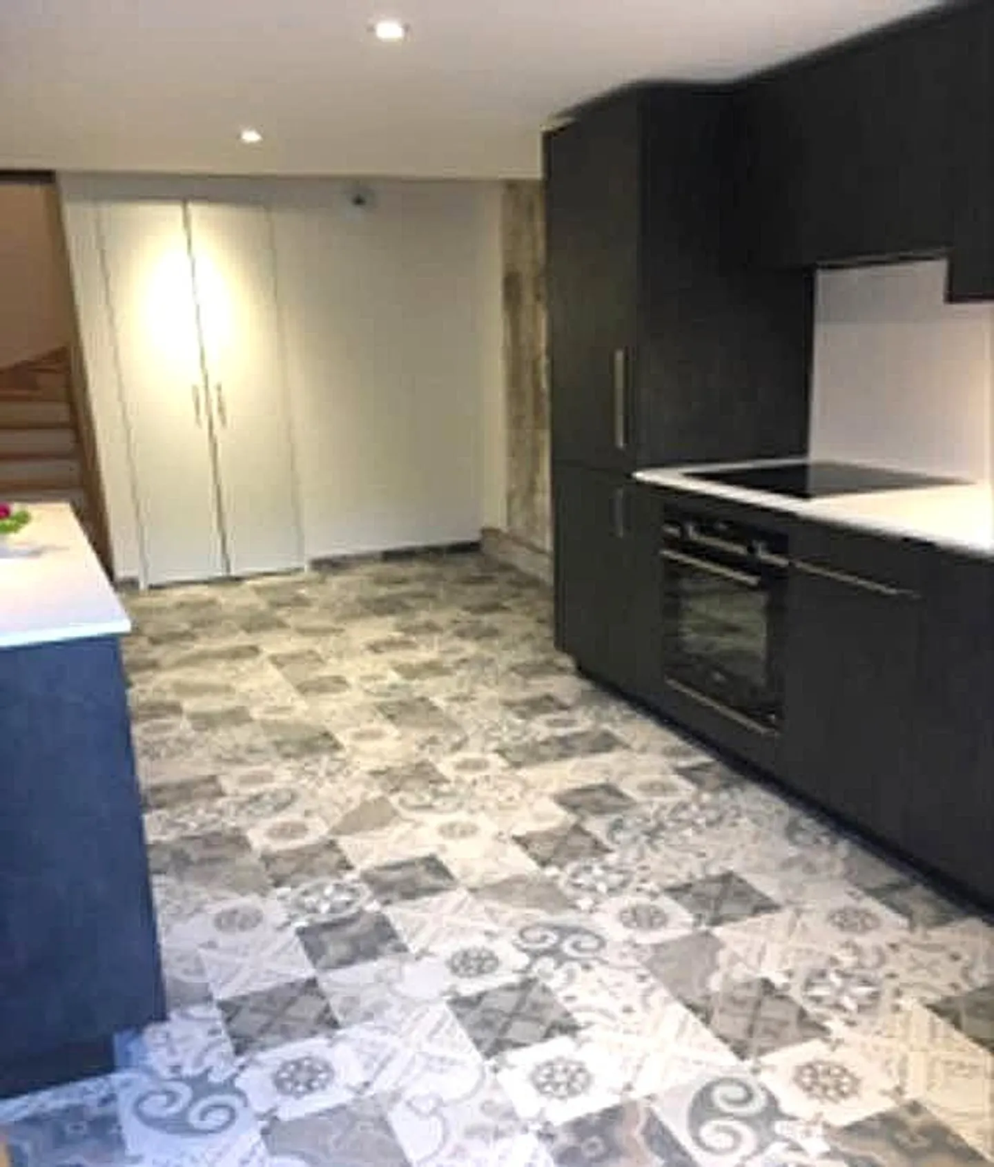 Charmant Appartement Triplex avec Jardin - Photo 3 sur 9