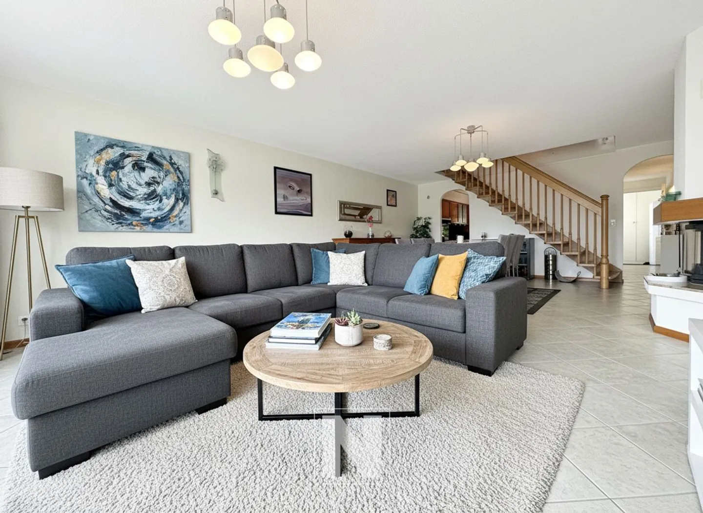 Spacious Triplex Apartment in Renens - Photo 1 of 13