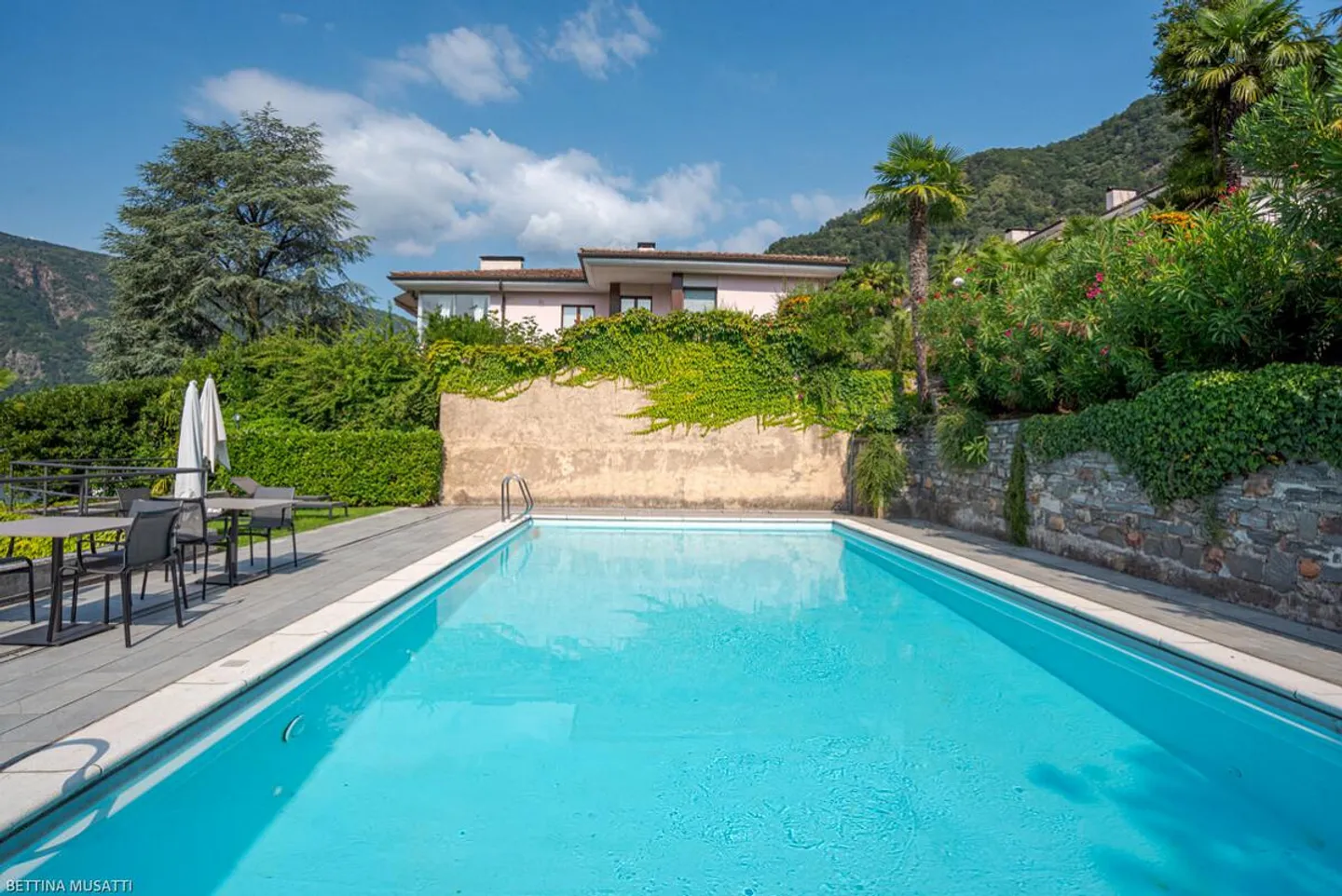 MORCOTE – DAS KLEINE JUWEL VON DEM ALLE GESPROCHEN HABEN - Foto 1 von 15