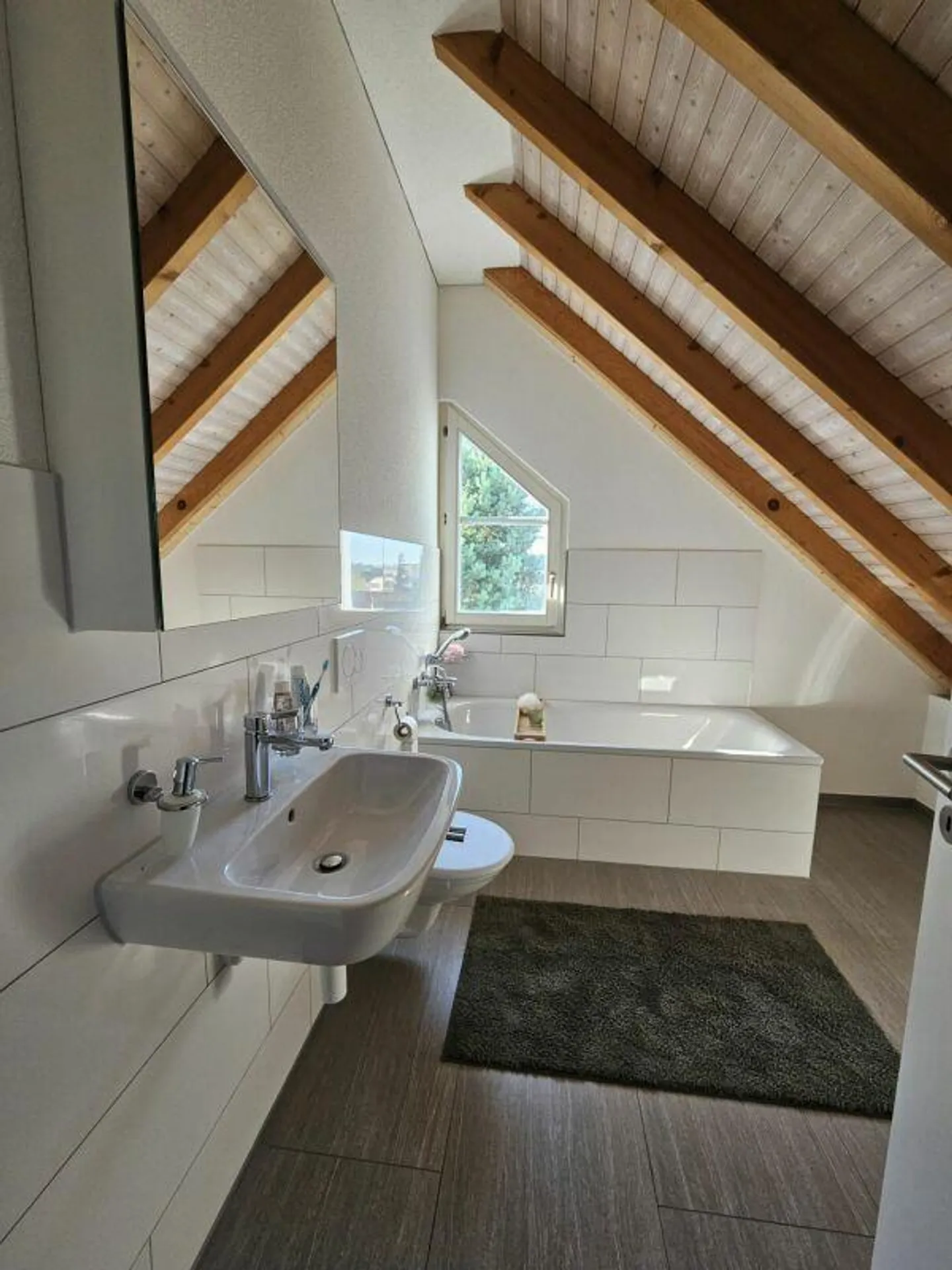 Appartamento duplex di 4,5 stanze all'ultimo piano - Foto 16 di 19