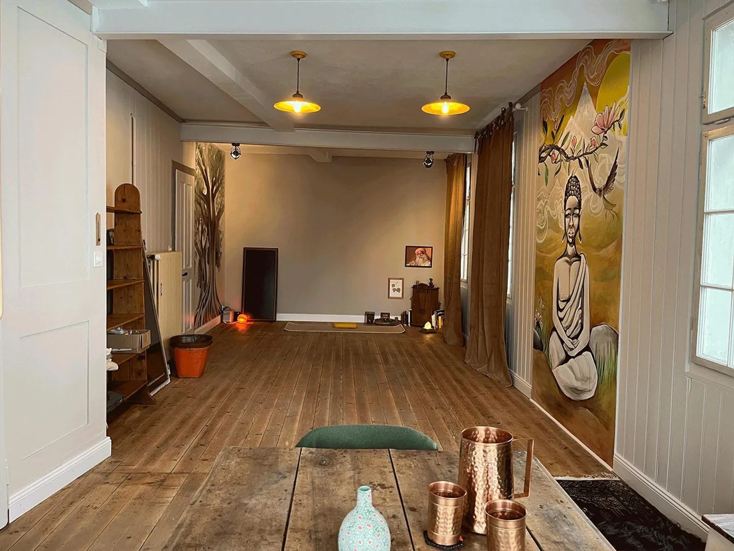 Espace commercial magnifiquement rénové avec style dans un bâtiment historique dans une rue calme - Photo 1 sur 10