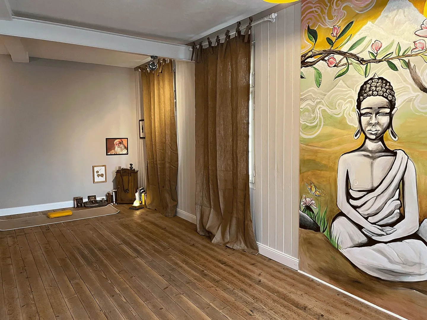 Espace commercial magnifiquement rénové avec style dans un bâtiment historique dans une rue calme - Photo 5 sur 10