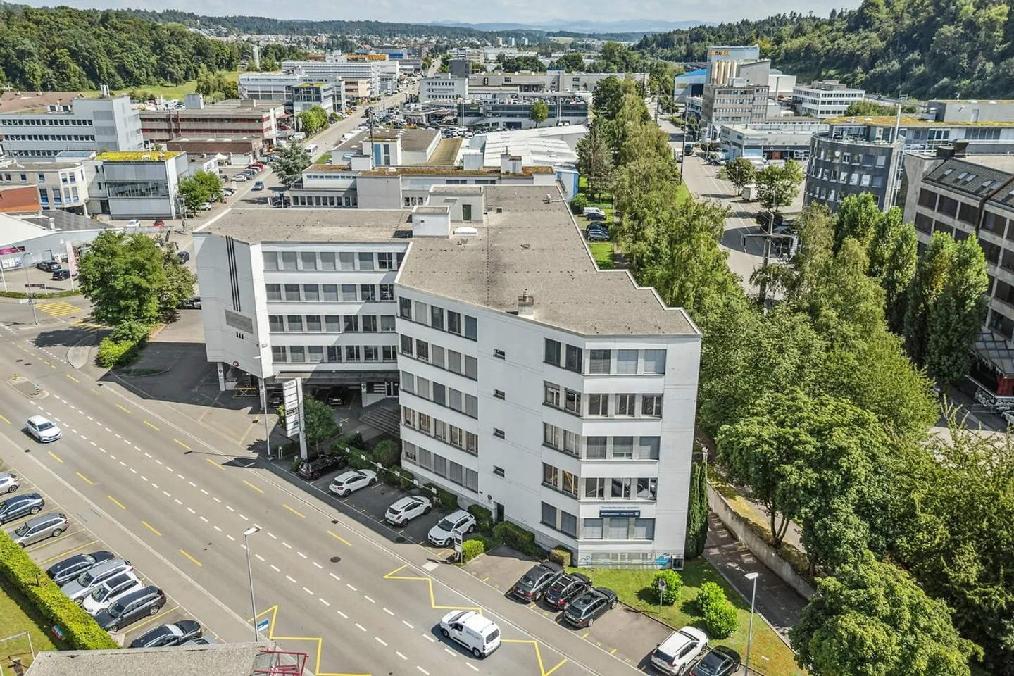 Your new office space in Kloten - central, practical and versatile - Photo 1 of 7