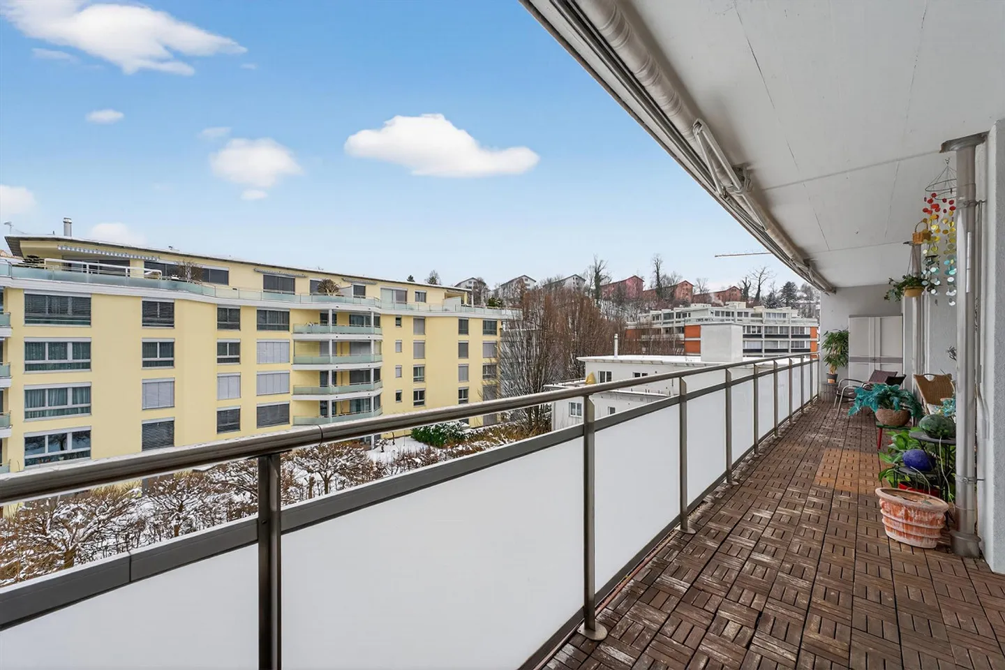 Moderne 2.5-Zimmer-Wohnung mit Balkon und Garage in Luzern - Foto 8 von 8
