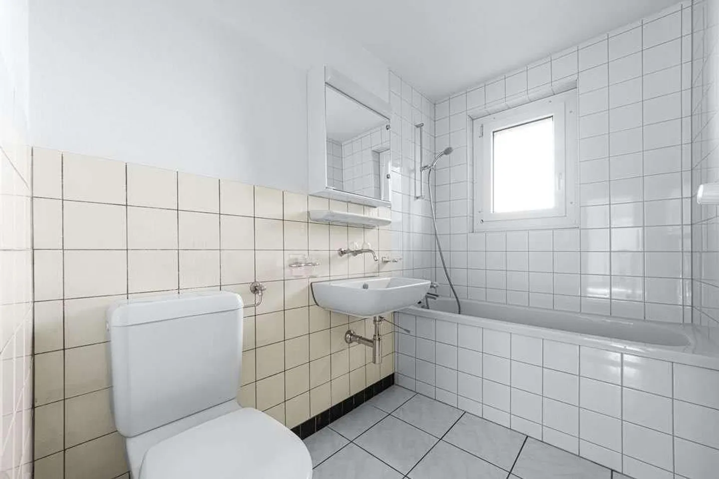 Charmantes Mehrfamilienhaus - Foto 7 von 7