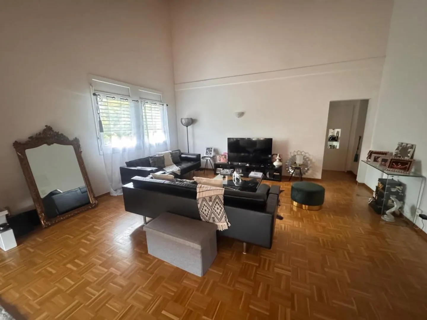 5-room apartment on the 2nd floor located in Onex 1213 - Photo 1 of 5