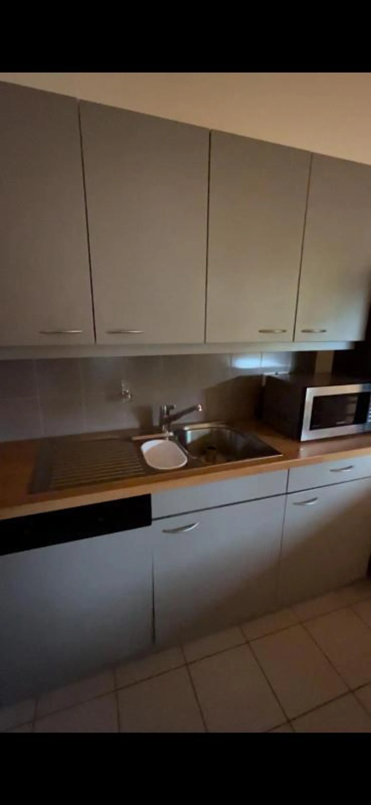 5-room apartment on the 2nd floor located in Onex 1213 - Photo 3 of 5