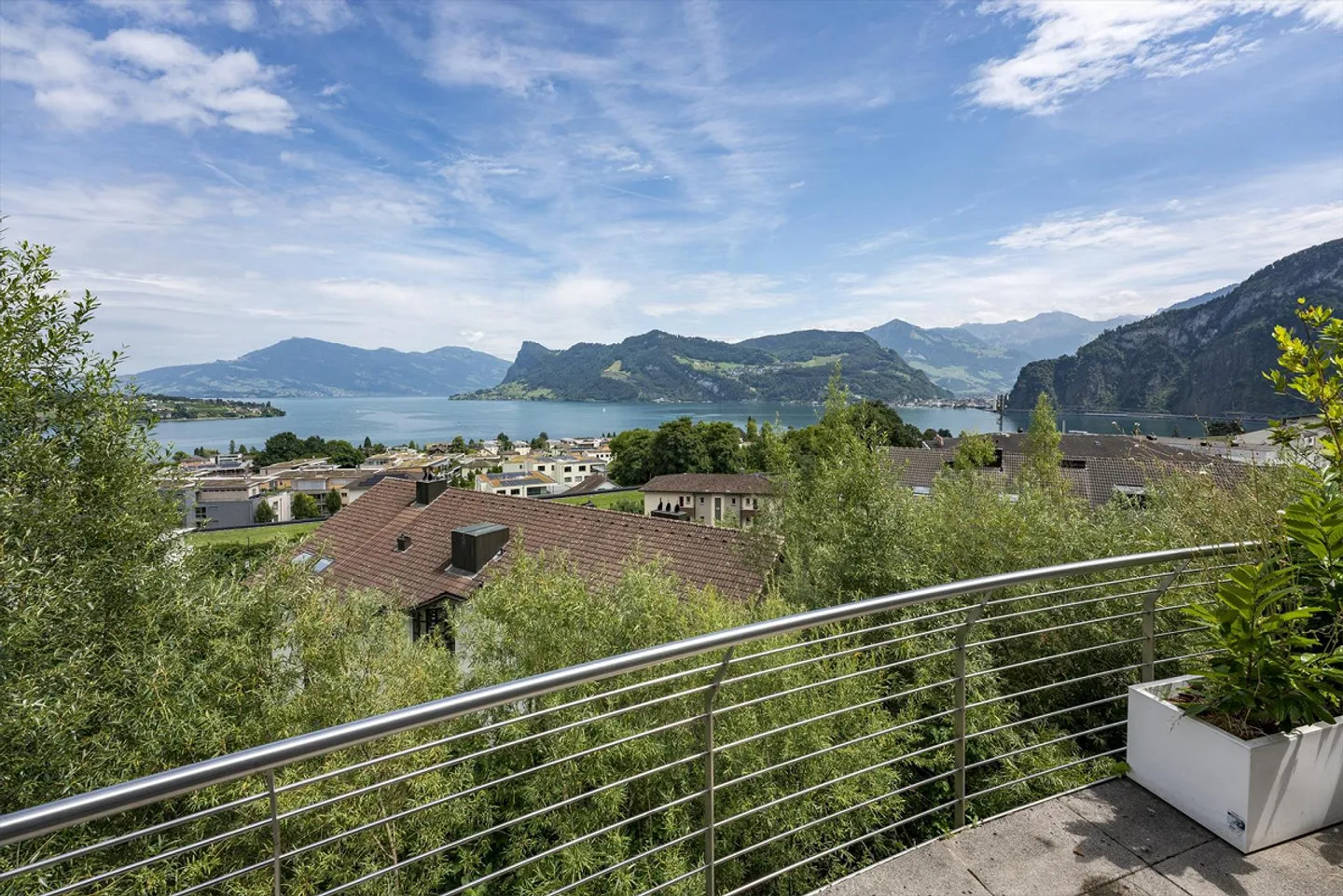 Living with panoramic views and tax benefits. - Photo 5 of 12