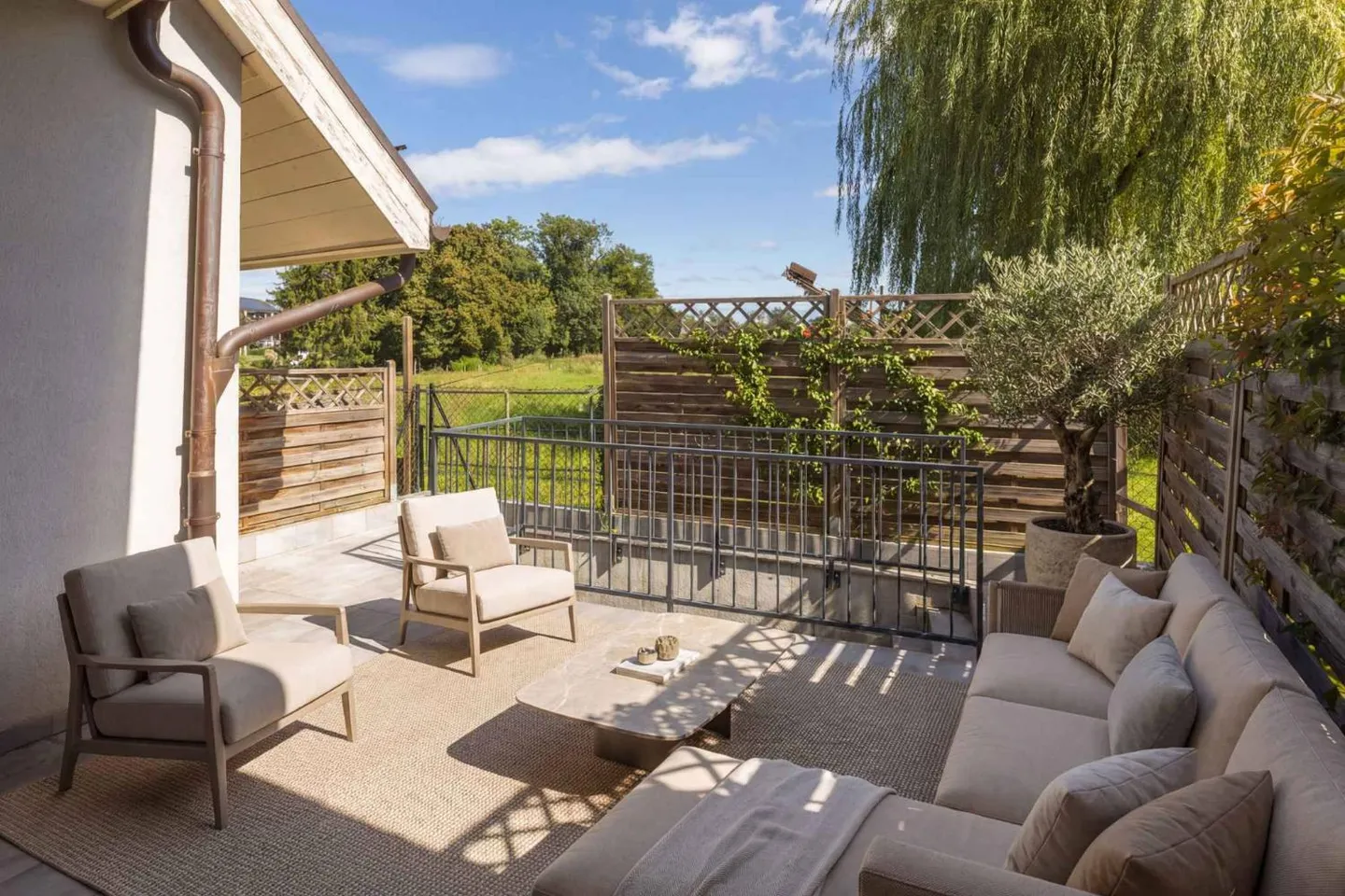 Ecological and refined triplex in the heart of Perroy - Photo 2 of 13