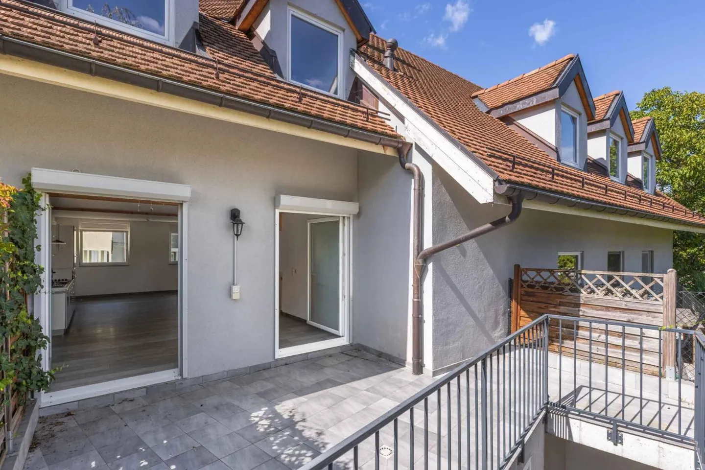 Ecological and refined triplex in the heart of Perroy - Photo 3 of 13