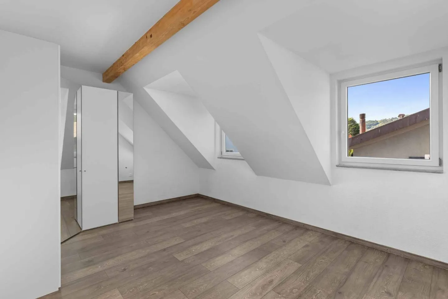 Ecological and refined triplex in the heart of Perroy - Photo 7 of 13