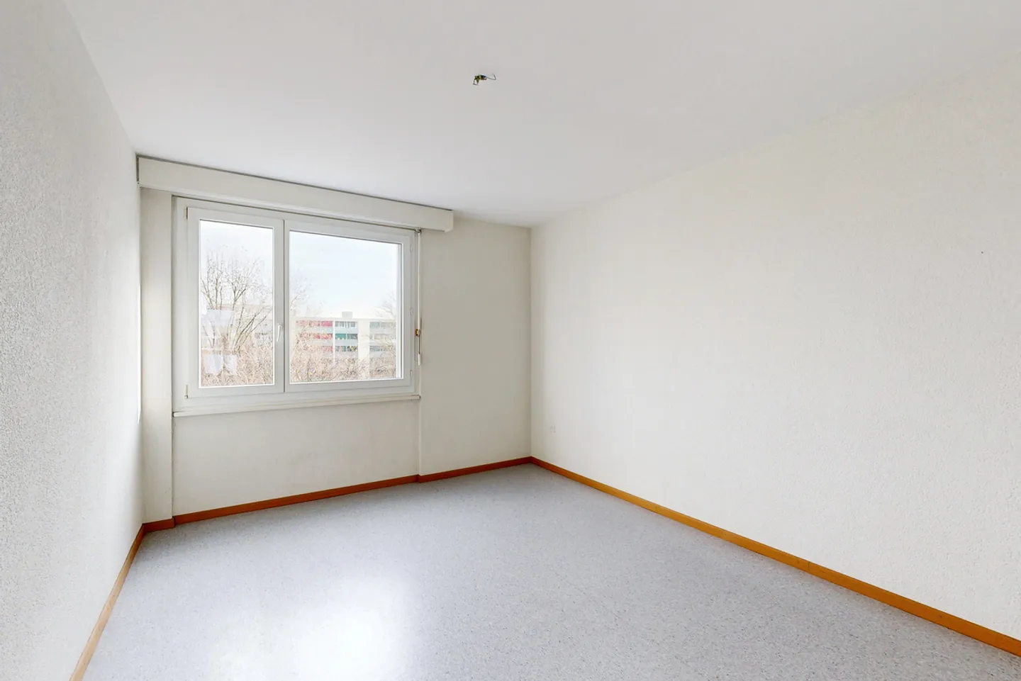 Charming Apartment in Family Area - Photo 7 of 10