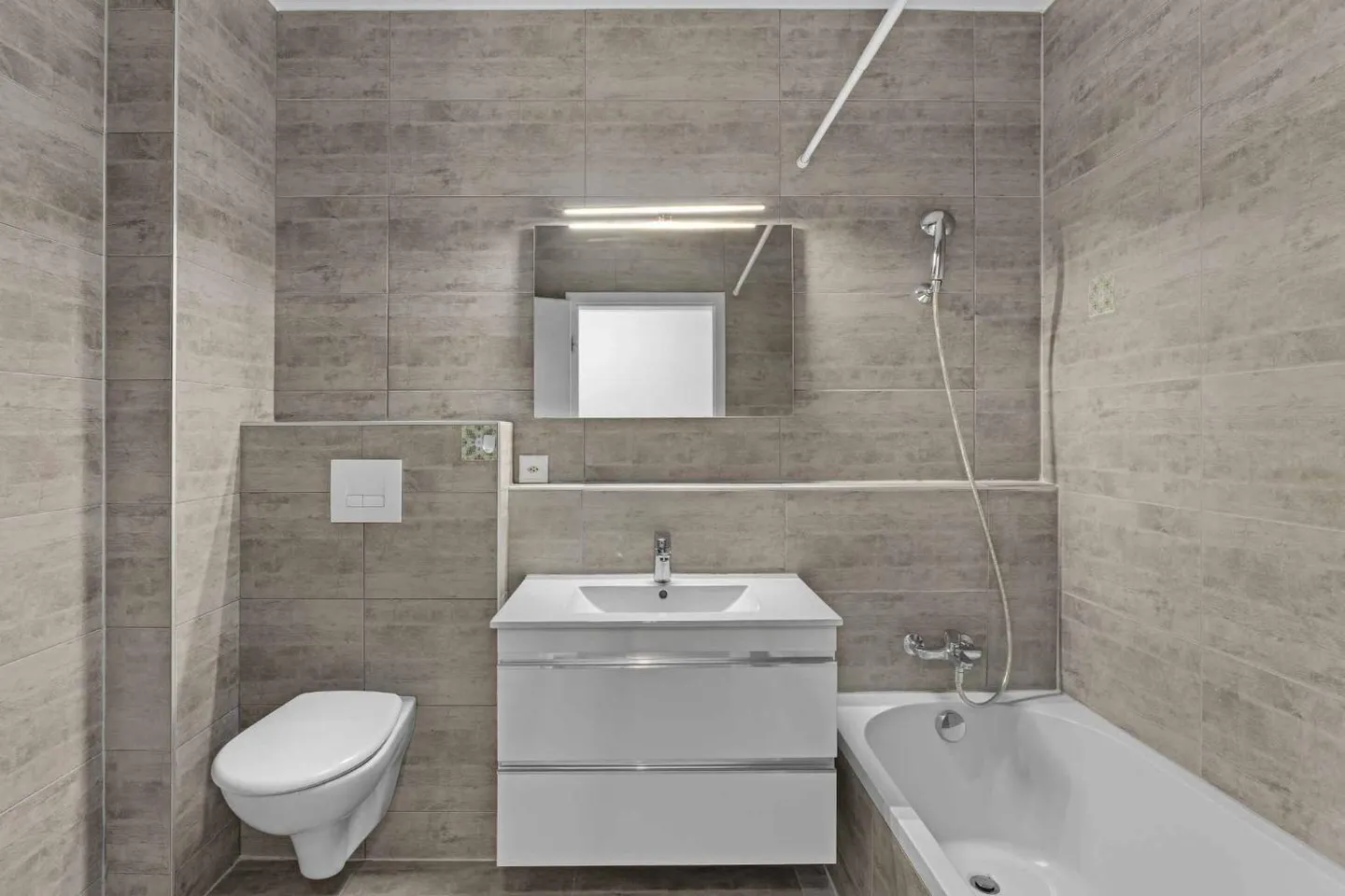 Ecological and refined triplex in the heart of Perroy - Photo 9 of 13