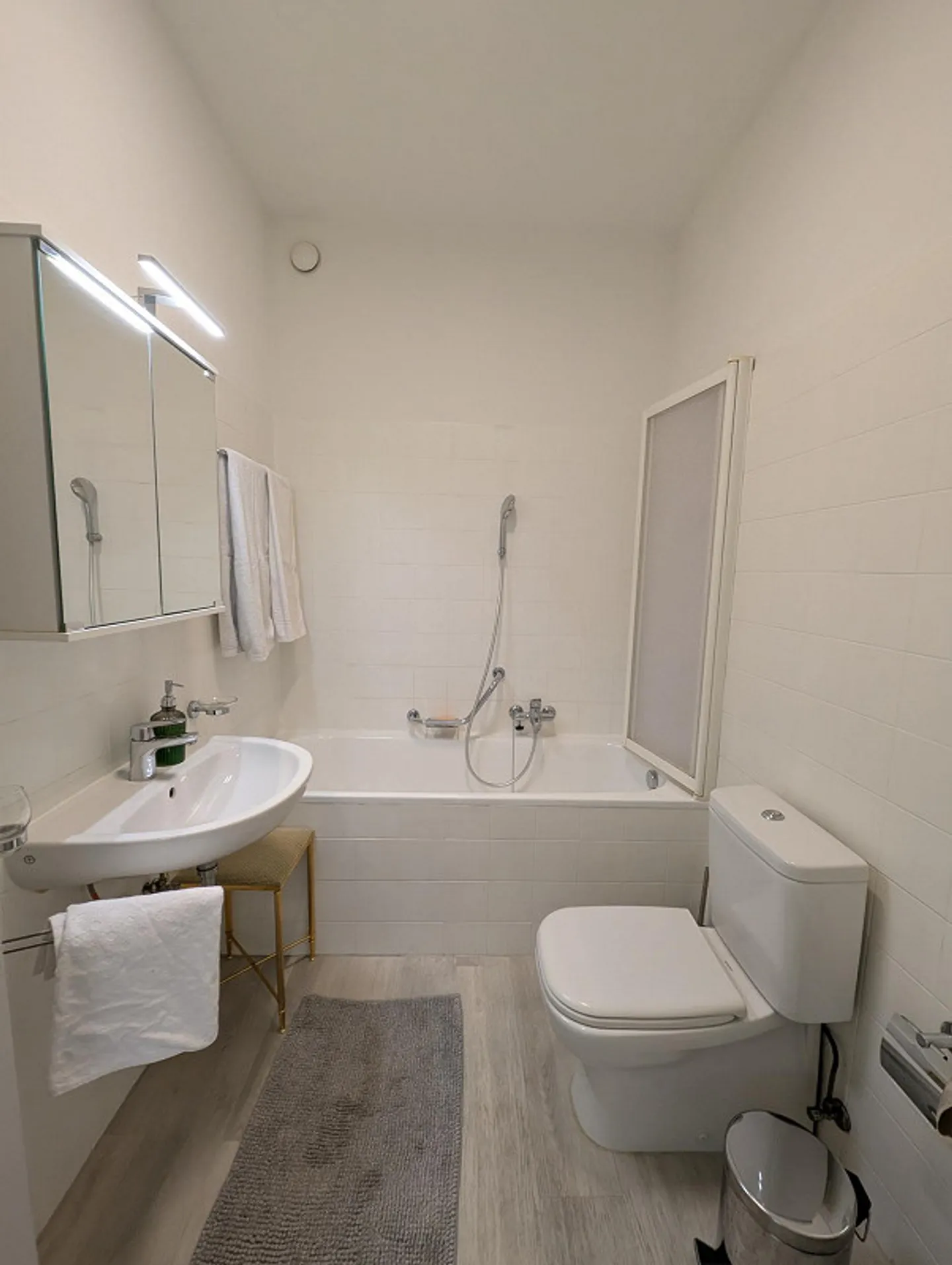 Appartamento accogliente di 3,5 stanze con terrazza e giardino - Foto 8 di 14