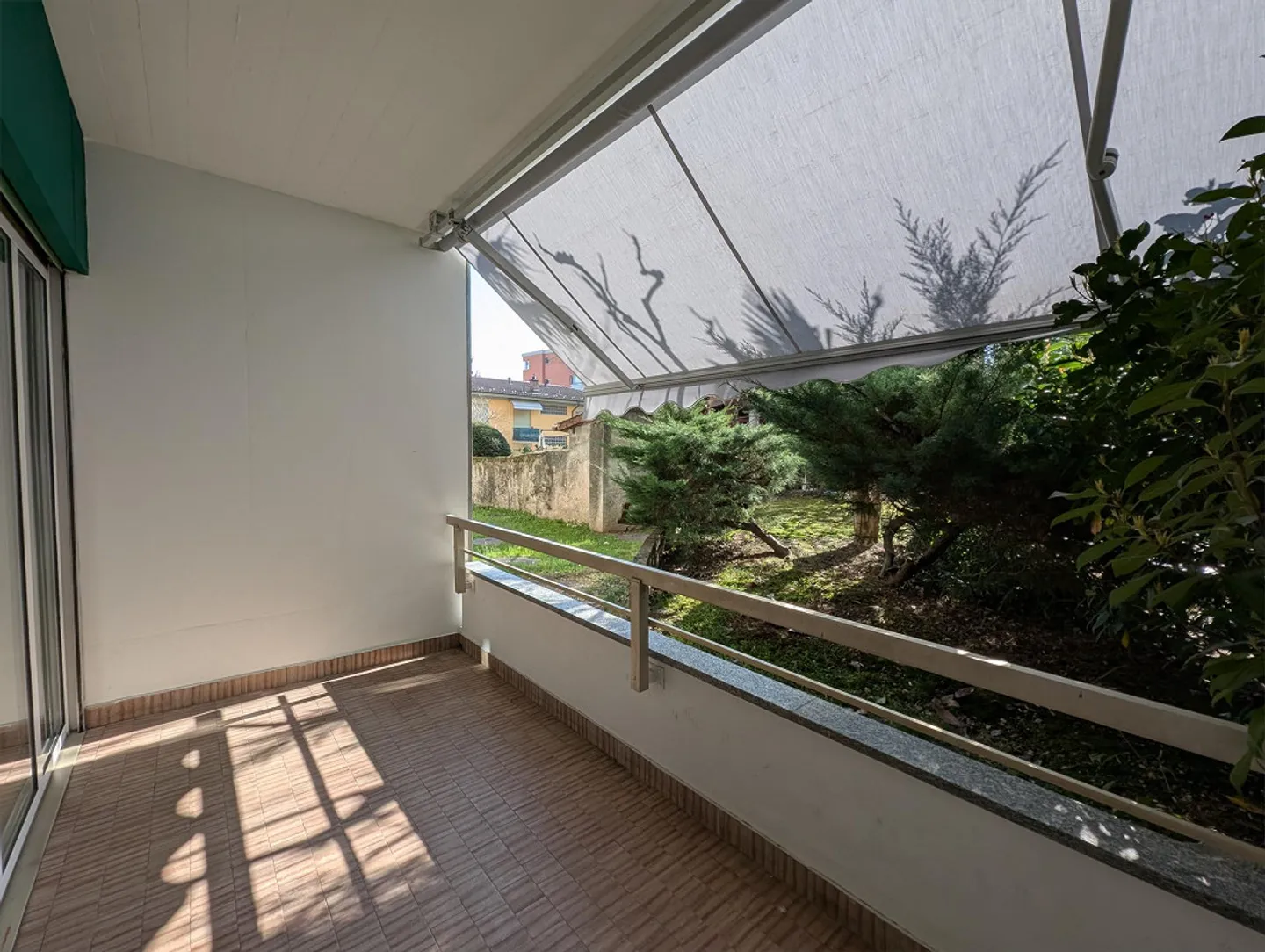 Appartamento accogliente di 3,5 stanze con terrazza e giardino - Foto 9 di 14